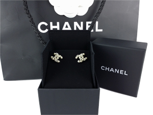 BRAND NEW Chanel Pearl CC Logo Silver Earrings