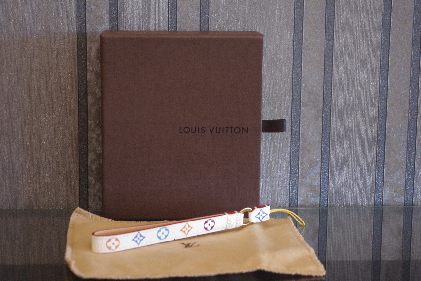 SOLD OUT Brand New Limited Louis Vuitton Multicolor White Handphone Straps